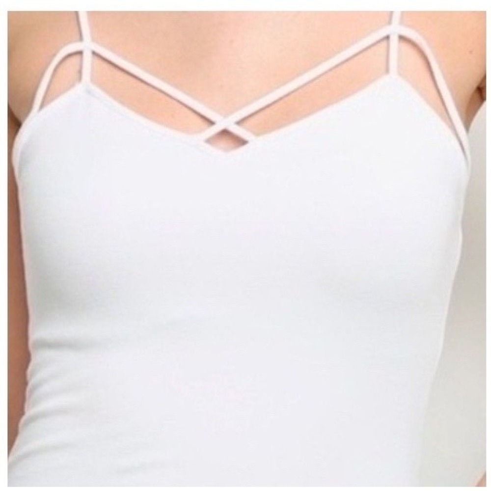Nikibiki White Seamless Crisscross Strappy V-Neck Camisole Tank Top One Size